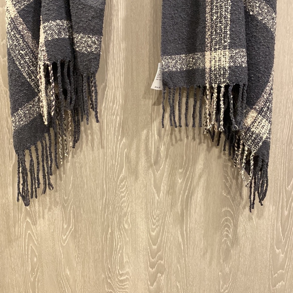 Gray Winter Wrap - Picture 2 of 6